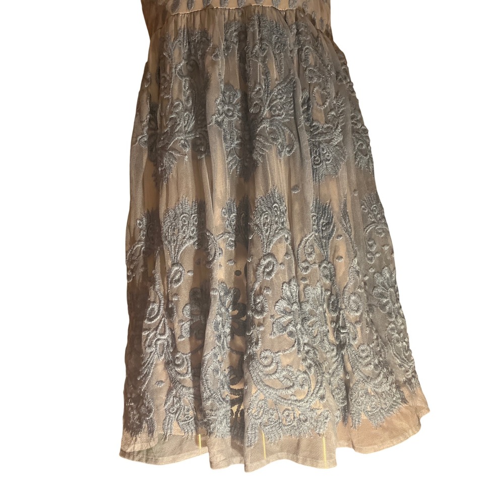 Sundance‎ Embroidered Lace Dress Blue Beige Sleeveless Sheath Knee Length Size 4 - Picture 4 of 7